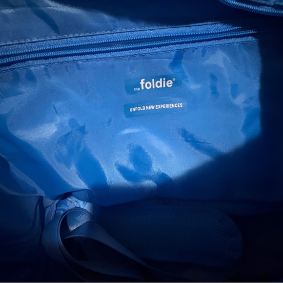 The Foldie Bag in Azure Blue NWOT - Picture 4 of 5